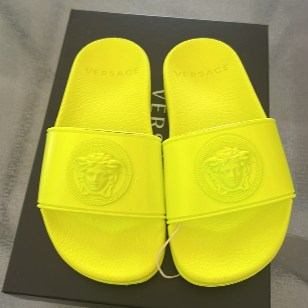 Versace Medusa Kids Sliders - Picture 7 of 9